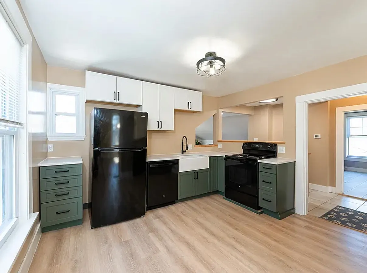 3 bed, 1.5 bath, 1700 sqft, $2,950 — Photo 4