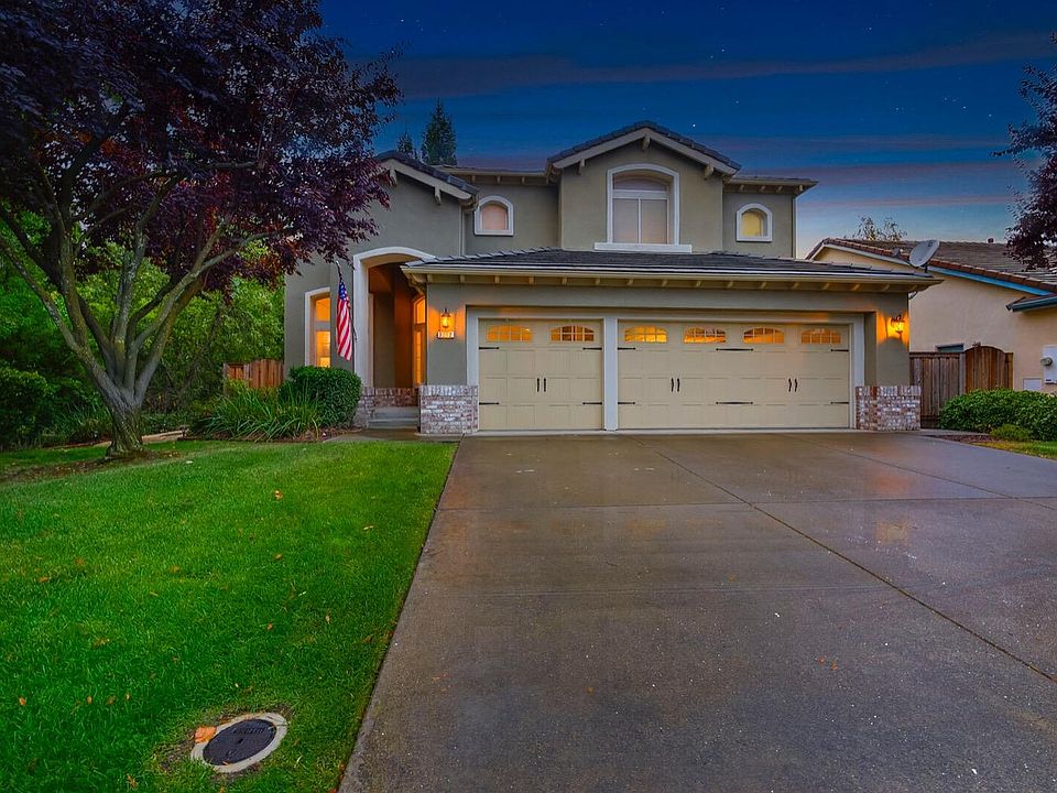 1st image of 3212 Camelot Dr