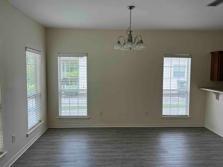 33213B Stables Dr — Photo 6