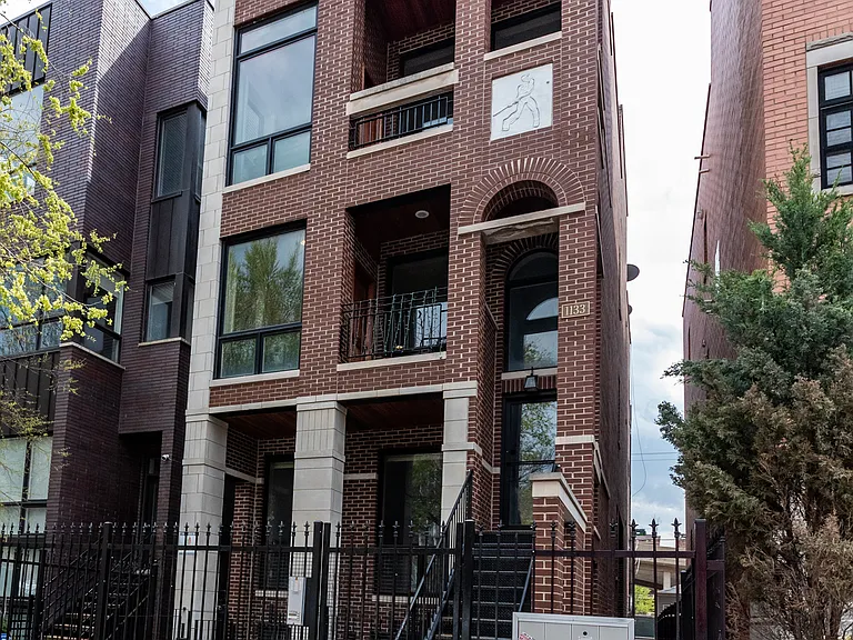 1133 W Addison St #3 — Photo 25