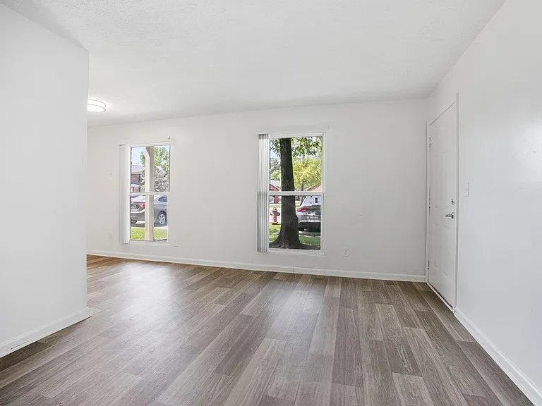 Country Place Apartments — Photo 14