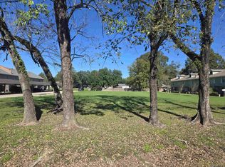 17147 Wax Rd, Greenwell Springs, LA 70739