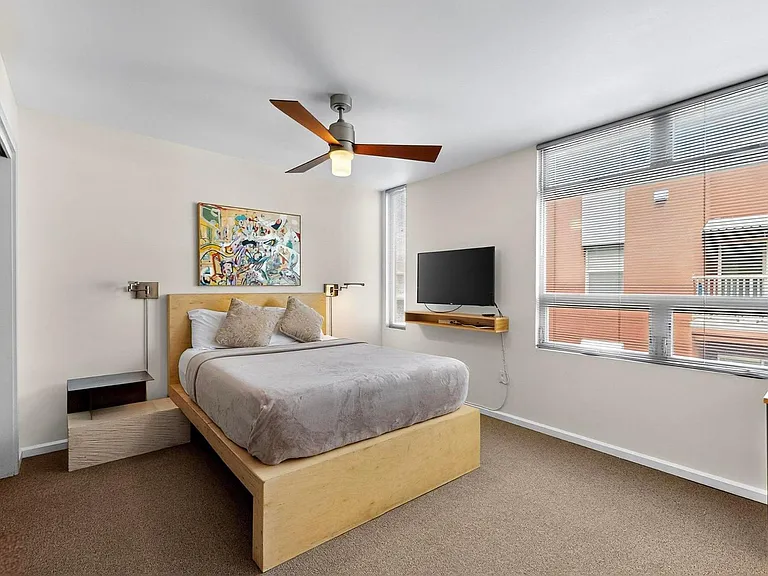 343 Platinum St SW #B — Photo 2