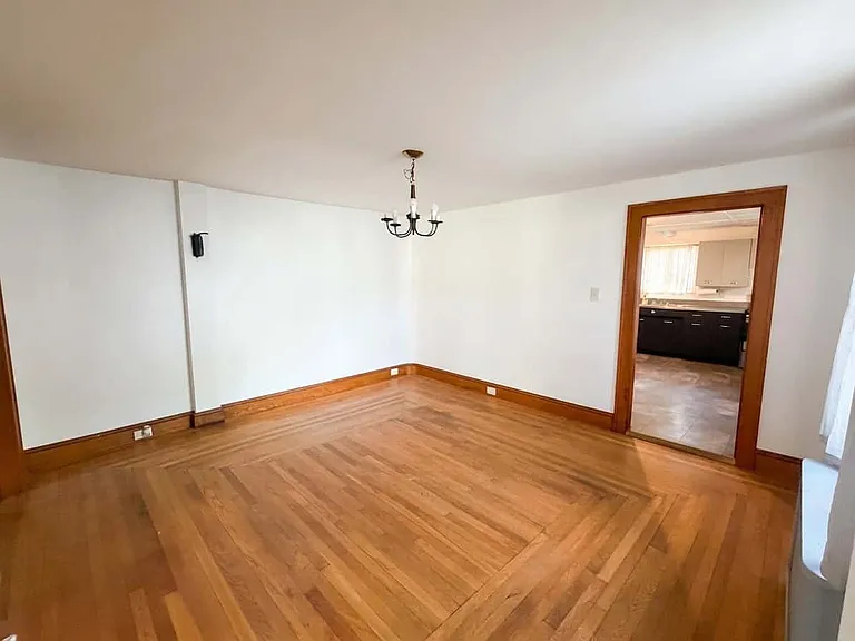 35 Maple St — Photo 4