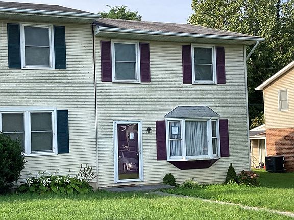 3rd image of 1317 Robinhood Ln