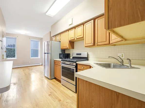 523 Adams Street image 17 of 19