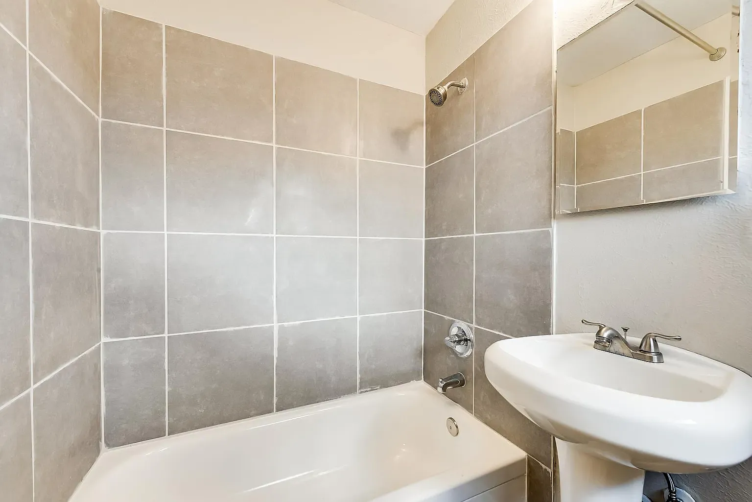 1 bed, 600 sqft, $1,195 — Photo 4