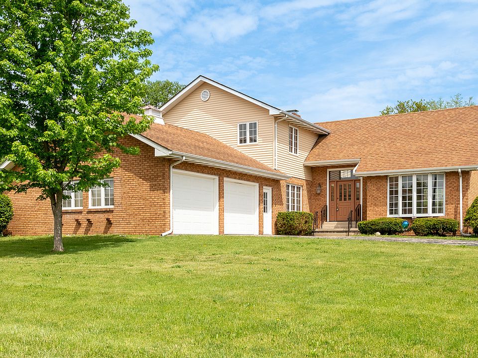 1st image of 518 Hager Dr
