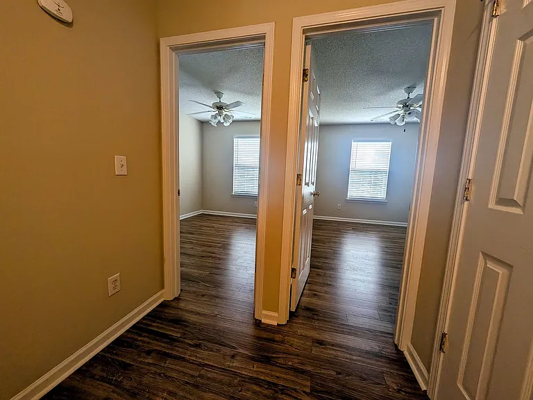 404 Commons Dr — Photo 11