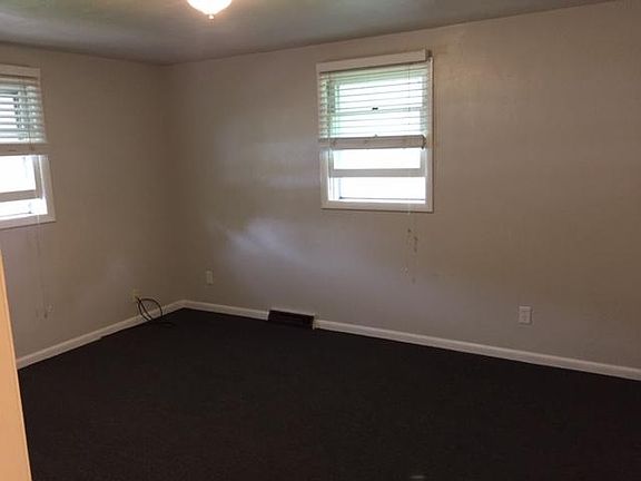 5th image of 4949 West St