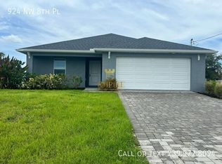 924 NW 8th Pl, Cape Coral, FL 33993