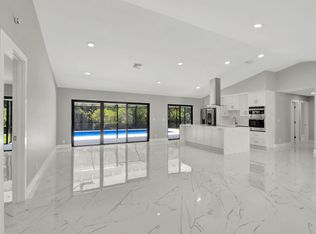 20058 Back 9 Dr, Boca Raton, FL 33498