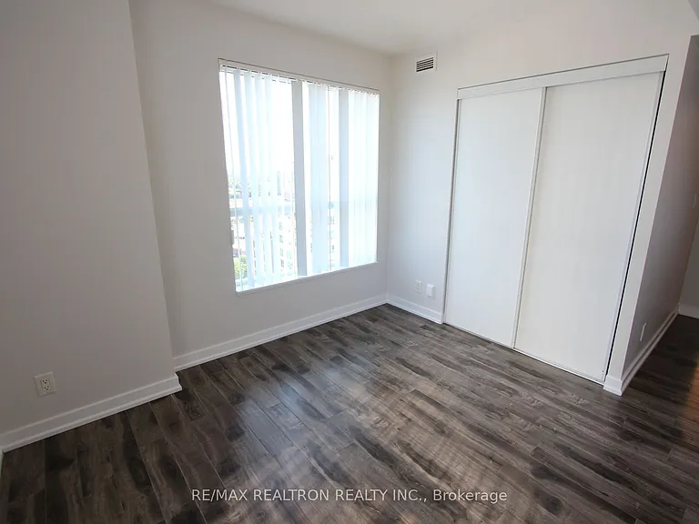 36 Lee Centre Dr #2906 — Photo 15