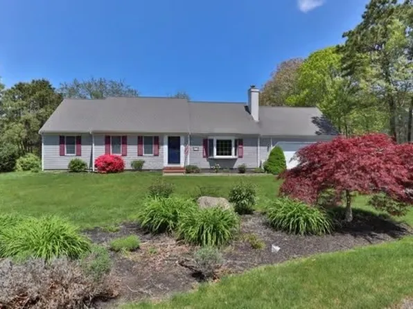 10 Strawberry Ln, South Dennis, MA 02660