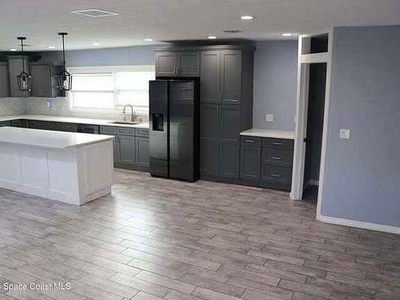 4th image of 491 Seacrest Ave
