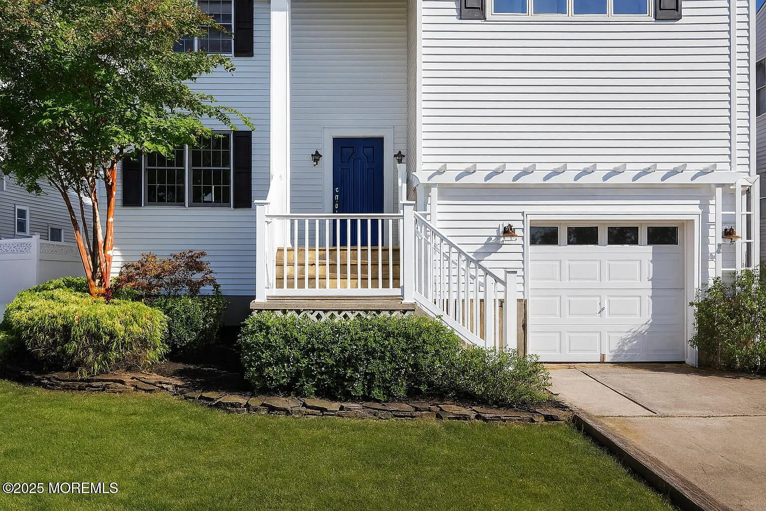 4 bed, 2.5 bath, 1960 sqft, $5,950 — Photo 2