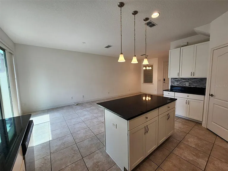 9805 Winnington St — Photo 15