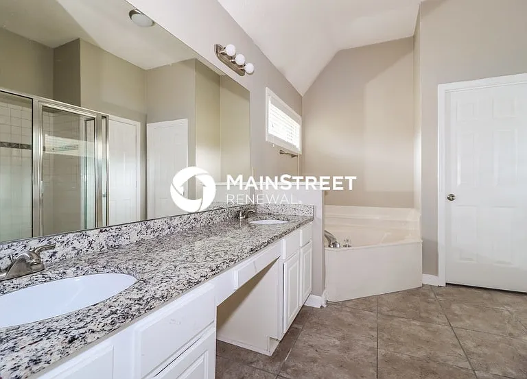9261 Sarsen Dr — Photo 11