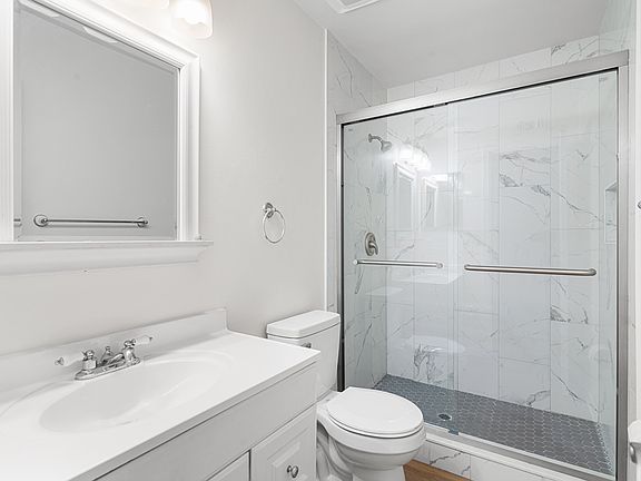 5th image of 3380 Donzi Way W