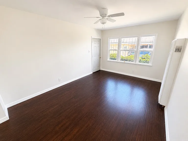 228 W Riggin St #228 — Photo 5
