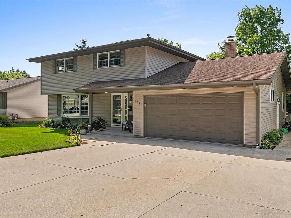 1st image of 1255 Castle AVENUE