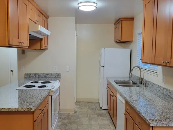 10301 Alpine Dr, Cupertino, CA 95014