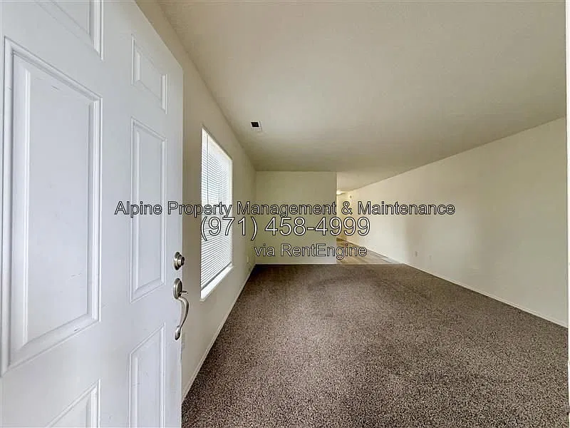 3 bed, 2.0 bath, 1344 sqft, $2,495 — Photo 3