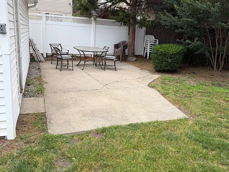7 Chestnut St — Photo 16