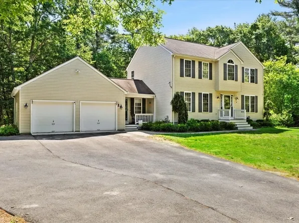 19 Nestlenook Dr, Middleboro, MA 02346