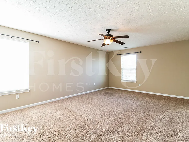5312 Venetian Way — Photo 10