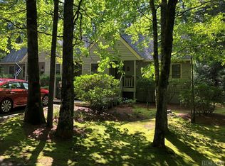 14 Kiwi Ln #20, Sapphire, NC 28774