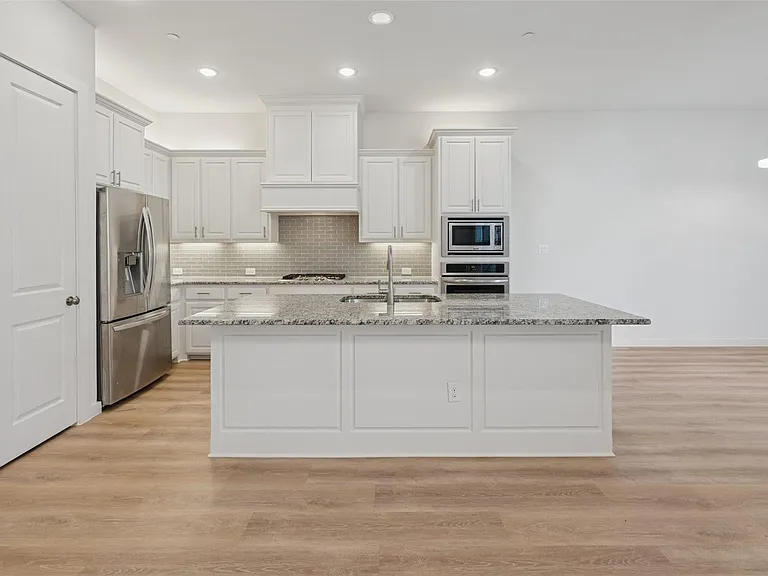 928 Marian Dr — Photo 20