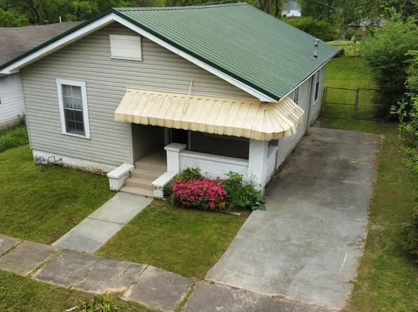 209 61st St, Fairfield, AL 35064