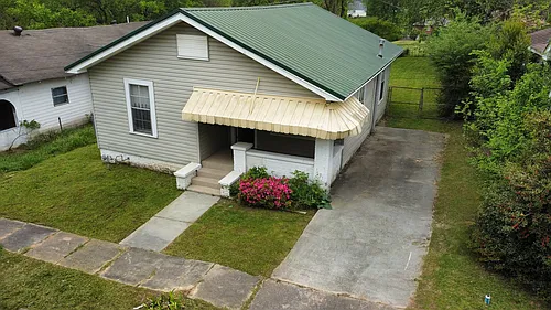 209 61st St Photo 1