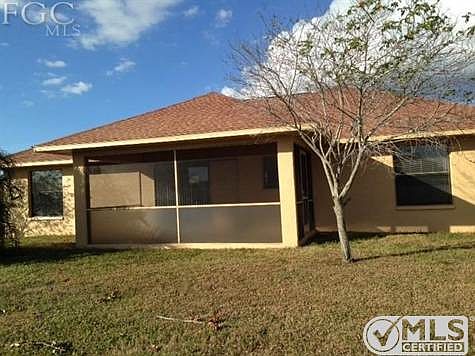 4th image of 208 NW 5th Ter