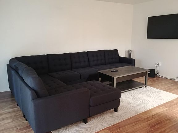 4th image of 3922 W Alabama St