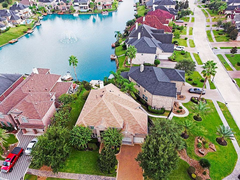 1st image of 12051 Lismore Lake Dr