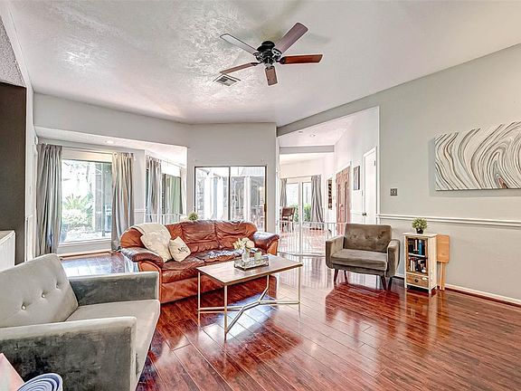 4th image of 2322 Glenn Lakes Ln