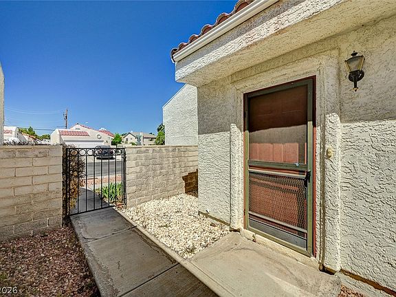 4th image of 2535 Castlesands Way