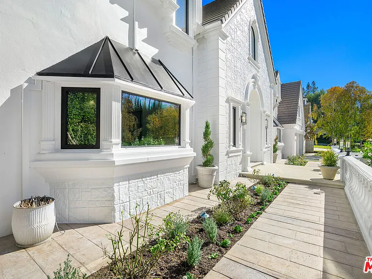 4608 Westchester Dr — Photo 56