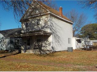 602 W 2nd St, Coffeyville, KS 67337