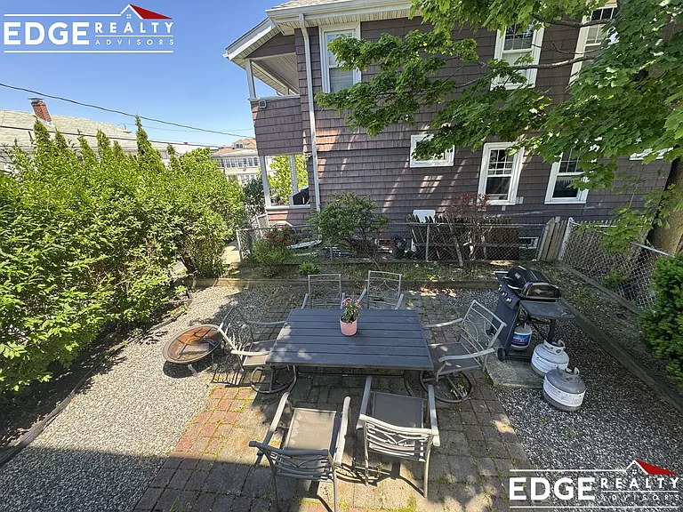 36 Elmira St — Photo 9