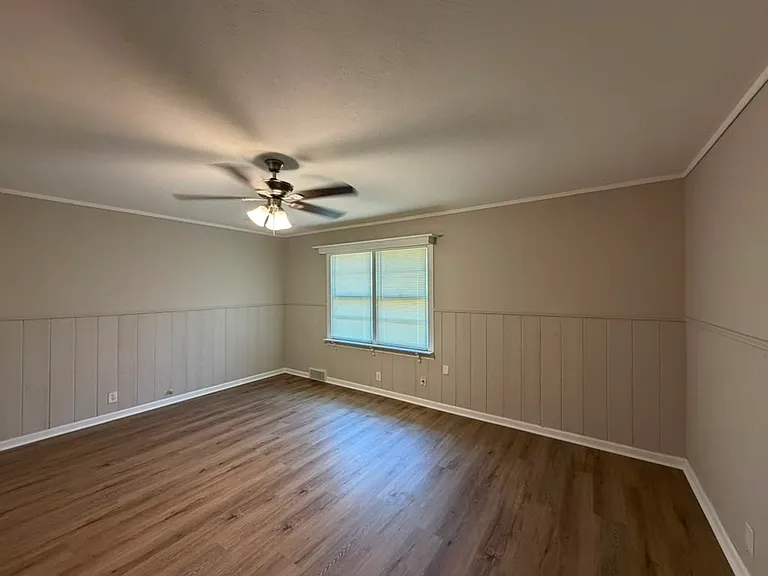 6413 Lambeth Ln — Photo 18