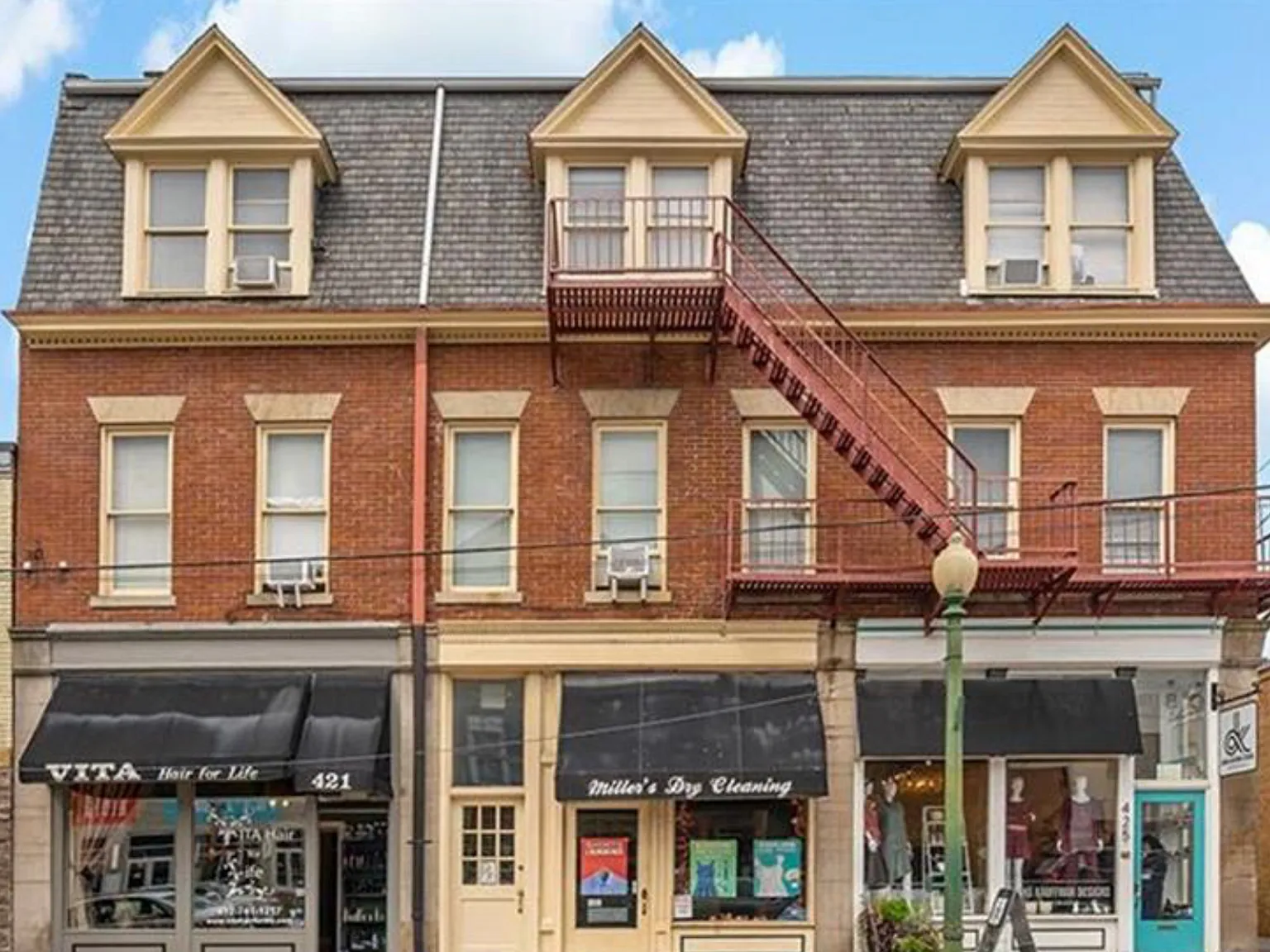 425 Walnut Street (Full Service) — Photo 1