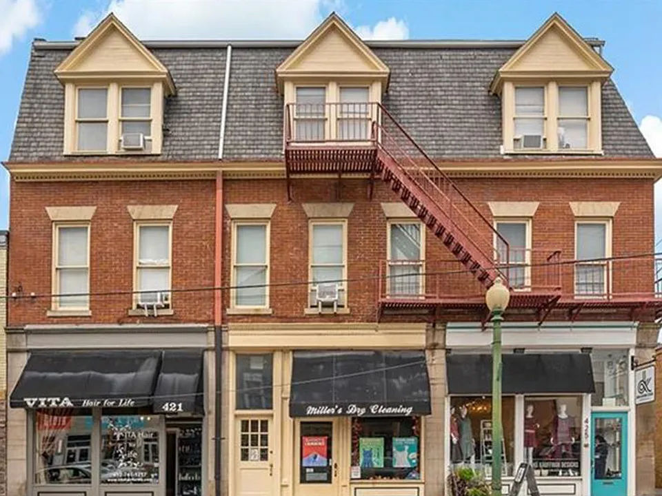 425 Walnut Street (Full Service)