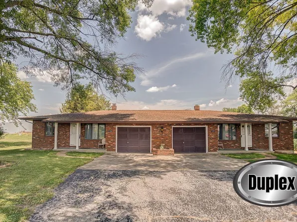 1131 E Market St, Red Bud, IL 62278