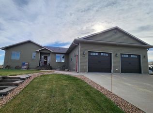 804 9th St NE, Pipestone, MN 56164