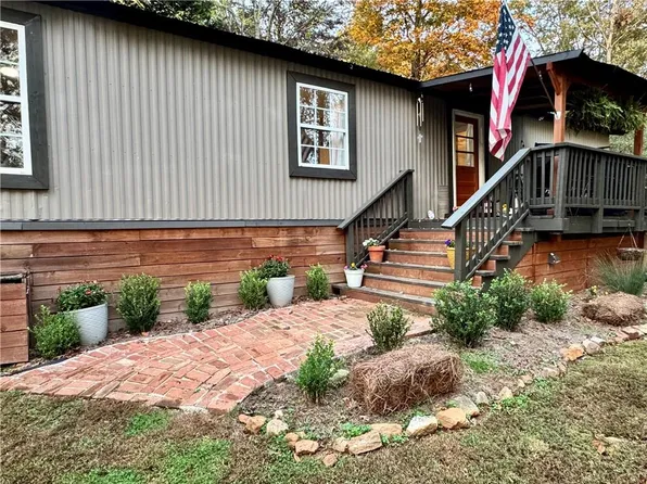 466 Sanders St, Clarkesville, GA 30523