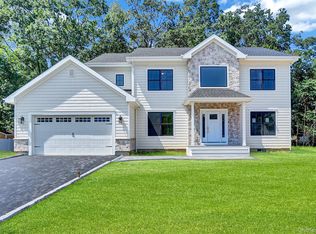 1 N/C North Country Road, Setauket, NY 11733