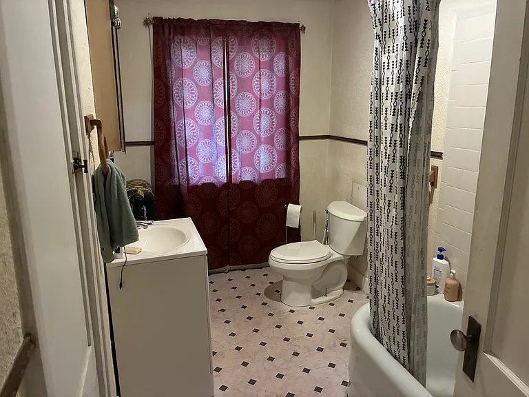 402 Wayne St #1 — Photo 6